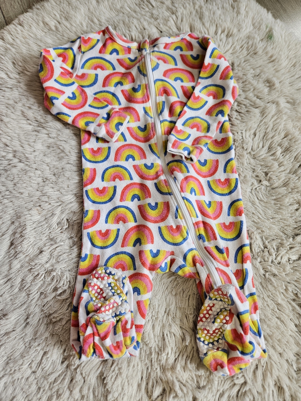 5/20$ 🩷Joe Fresh Baby Girl Rainbow Print Footie Sleeper One Piece 6 Months🩷
